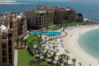 Ferien Dubai im The Bay Club Doubletree by Hilton Marjan Island 