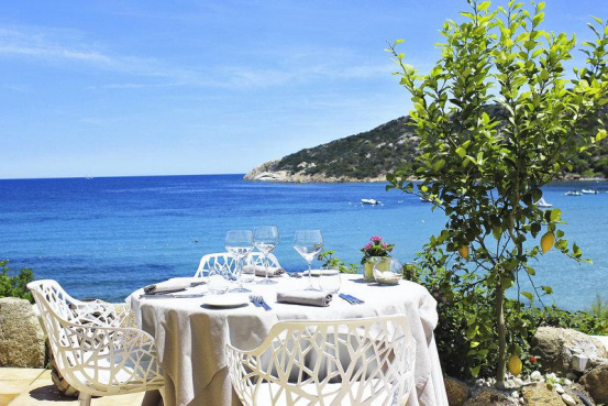 Sardinien Urlaub im Clubhotel Baja Sardinia