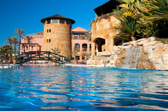 Swimmingpool des Gran Hotel Elba Estepona Thalasso